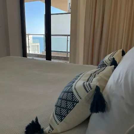 Stunning Seaview Apartament
